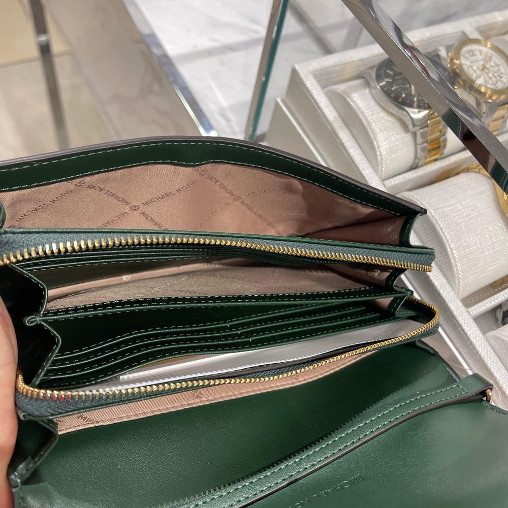 MICHAEL KORS Jet Set Large Ombré Signature Logo ZA Crossbody Bag
Moss Multi 
NWT - Picture 10 of 16